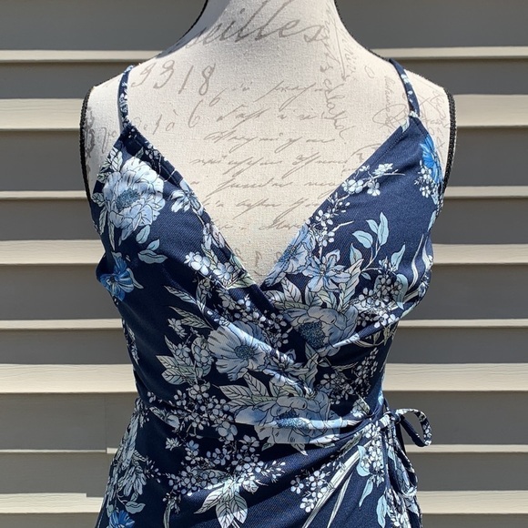 Speechless Juniors Navy/Royal Floral Faux Wrap Dress - Picture 6 of 16